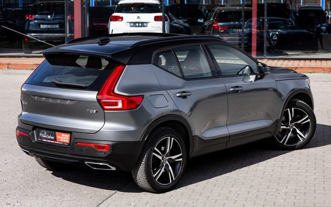 Volvo XC 40 cena 119900 przebieg: 147615, rok produkcji 2019 z Golub-Dobrzyń małe 781